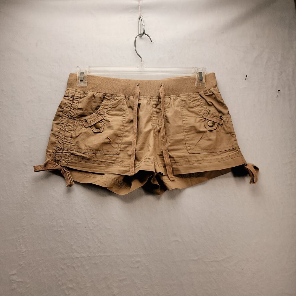 Bongo Khaki shorts, size Juniors 11, NWOT